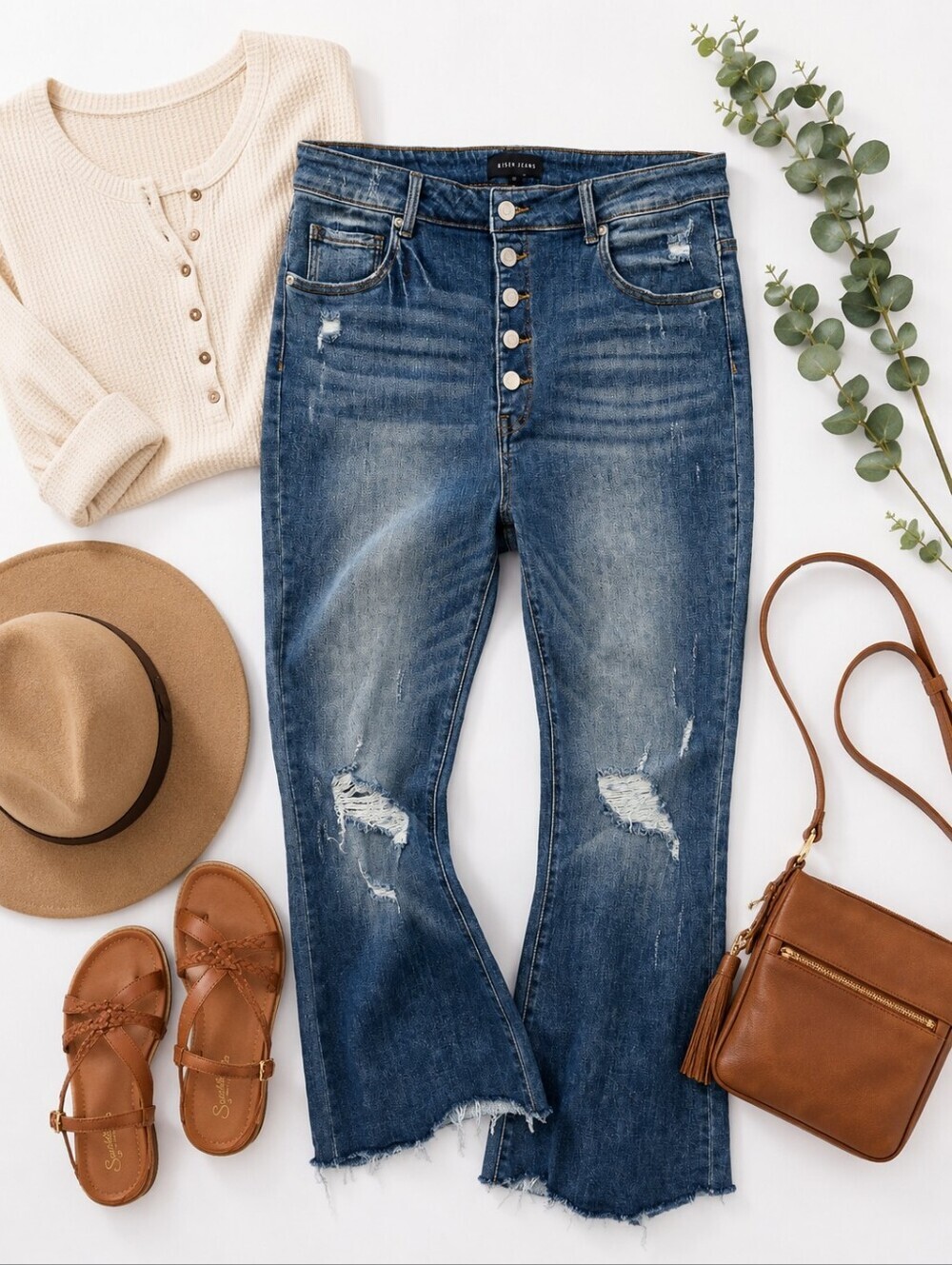 NWT RISEN 5 Button Fly 5 Pocket Distressed Med Wash Jeans. Ladies 1X. 34/29
